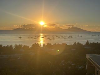 Brand NEW, breathtaking panoramic view on lagoon and Moorea - 7