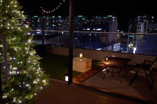 Private Rooftop, Near Hwangnidan gil, English Host - 1