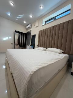 Luxury Collection Hotel - Sevan - 3