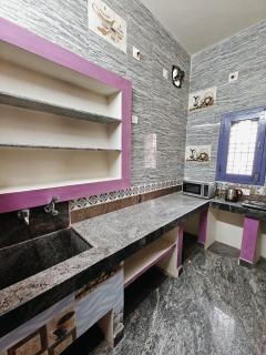 HOMESTAY & HOTEL - 2BHK AND 3 BHK Near CMC , TEMPLE , NARUVI , VIT & RAILWAY STATION - Vellore - 1