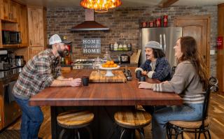 Tahoe Cabin - Hot Tub, Fire Pit, Pool Table, minutes from Heavenly - 2