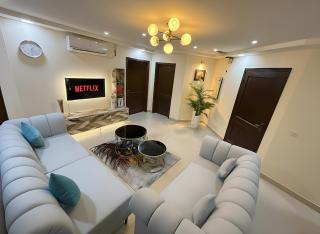 DownTown Apartments Gulberg - 8