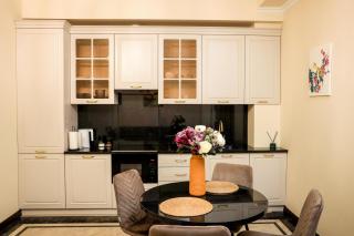 NJoy Apartments - Republiq Square, One BR, Self Check In - 3