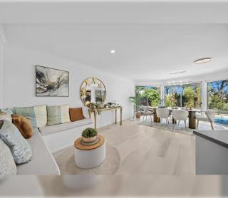 4BR Coomera Views! Prime Gold Coast Near Beaches - 3