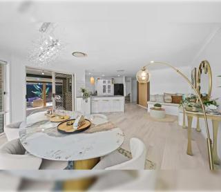 4BR Coomera Views! Prime Gold Coast Near Beaches - 2