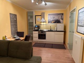 Neu! Innenstadt inkl Bettwäsche und Handtücher Kaffeevollautomat und Balkon - 7