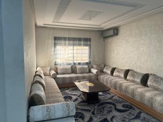 Luxury University Apartment 3 - 0