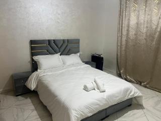 Luxury University Apartment 3 - 1