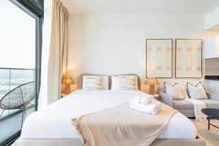 Premium - Big Studio with Balcony - Near to NYU University and Saadiyat Cultural District - Designer's Choice - 1