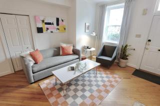 Whimsical Cottage Eastern Market - Parking - 6