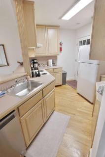 Whimsical Cottage Eastern Market - Parking - 2