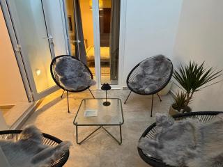 First Floor Apartment with own front door - Valletta - 8