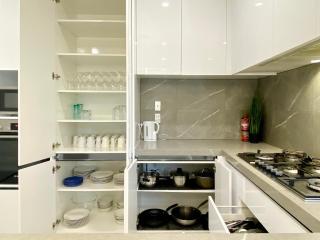 Seven Bedroom house on Dungloe Ave - 5