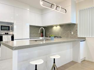 Seven Bedroom house on Dungloe Ave - 8