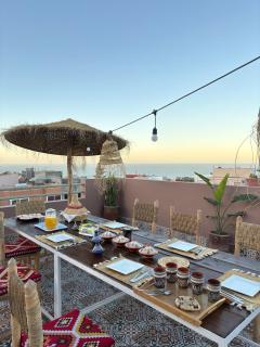 taghoba surf house - 0