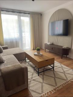 Cozy Central View - 1