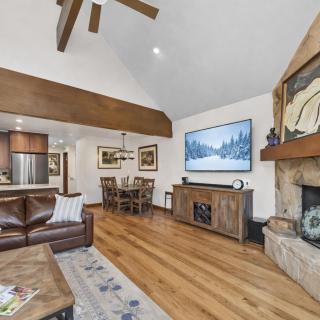 136 Top of Main! Secret Daly Hideaway with Hot Tub! Walk to Main Street! home - 7