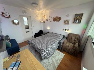 Guest room in a shared apartment - Metro 7 and Tramway T3a - 6