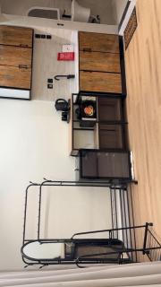 شقة استديو فخمه وانيقه وجلسة استكنان خارجيه - 8