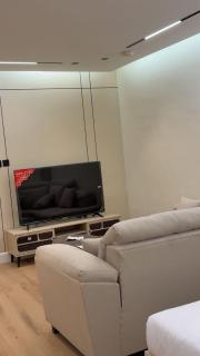 شقة استديو فخمه وانيقه وجلسة استكنان خارجيه - 4