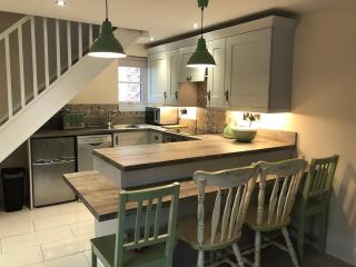 Repton Cottage in the Heart of the Village - 8