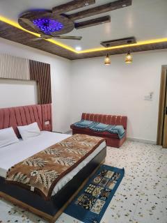 Rajhans Hotel Rooms & Party hall - 1