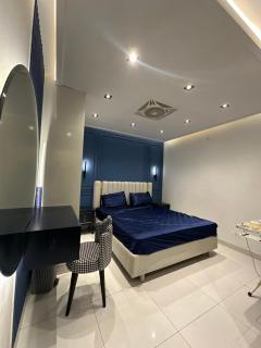 Two bedroom apartment eiffel view secure for family - 0