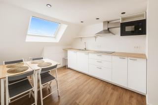 Modern Loft 1BR Sofa Bed 10min to Center - 4