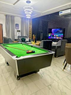 Cozy 4 bedroom duplex - 9