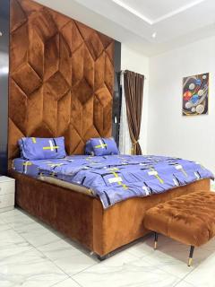 Cozy 4 bedroom duplex - 4