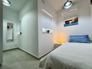 Modern Bright Apartment Central Sliema 6th floor - 2