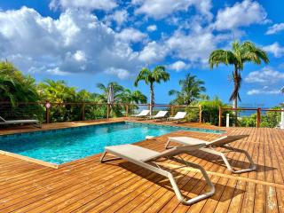 Blue Garden, grande villa 4 chambres, piscine et magnifique vue mer - 0