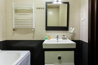 4BR Apartment with City Center View - 7