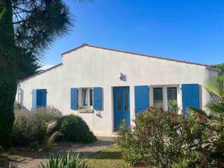 Villa Spacieuse avec Piscine Privée proche de la Mer Le Château Oléron - 9