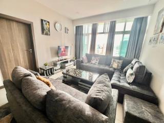 Lovely 2-bedroom Serviced Hotel Suites with Pool and Wi-Fi at Skynest - 8