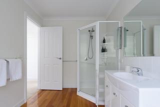 Steps From The Hospital in Burnie - 1