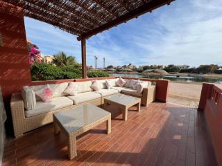 Lagoon-Front 3BR Townhouse in Upper Nubia - 9