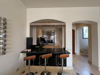 Lagoon-Front 3BR Townhouse in Upper Nubia - 4