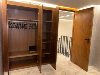 Magnifique loft haut de gamme avec grande terrasse zen et fontaine murale situé en plein centre-ville de Marrakech dans le cœur du quartier Gueliz à proximité des rues commerçantes et animées du Carré Eden et du Plaza Dépôt de garantie obligatoire - Marrakesh - 3