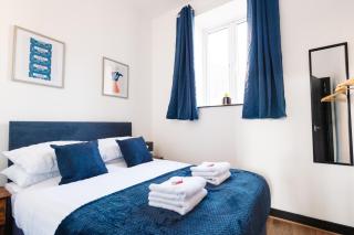 Stylish Town Centre Suite by Traboule Properties LTD - 9