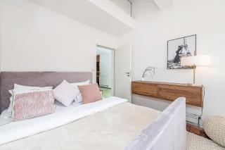 Designer two-bedroom apartment with terrace - 1