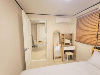 Pumpkin Stay 5 minutes from Isu Station Two Rooms - 2