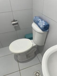 Casa Confortável com duas vagas de garagem e ótima localização - 6