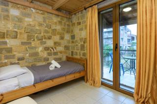 Villa-Τo Petrino - 2