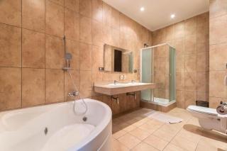 Luxury 2 bedroom apartment - 5