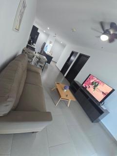 Modern executive apartment with views and parking - 4