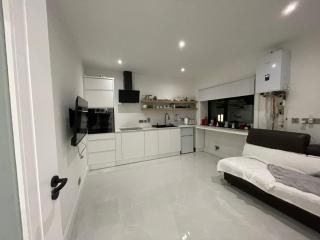 Letterkenny Town Centre Apartment - 9