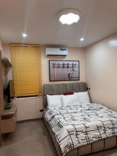 Hive's Residence - 1