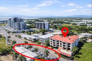Perfect Position for City and Stadium Access Townsville - 3