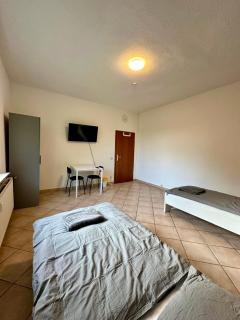 Renoviertes 3-Zimmer Appartement für bis zu 5 Personen - 9